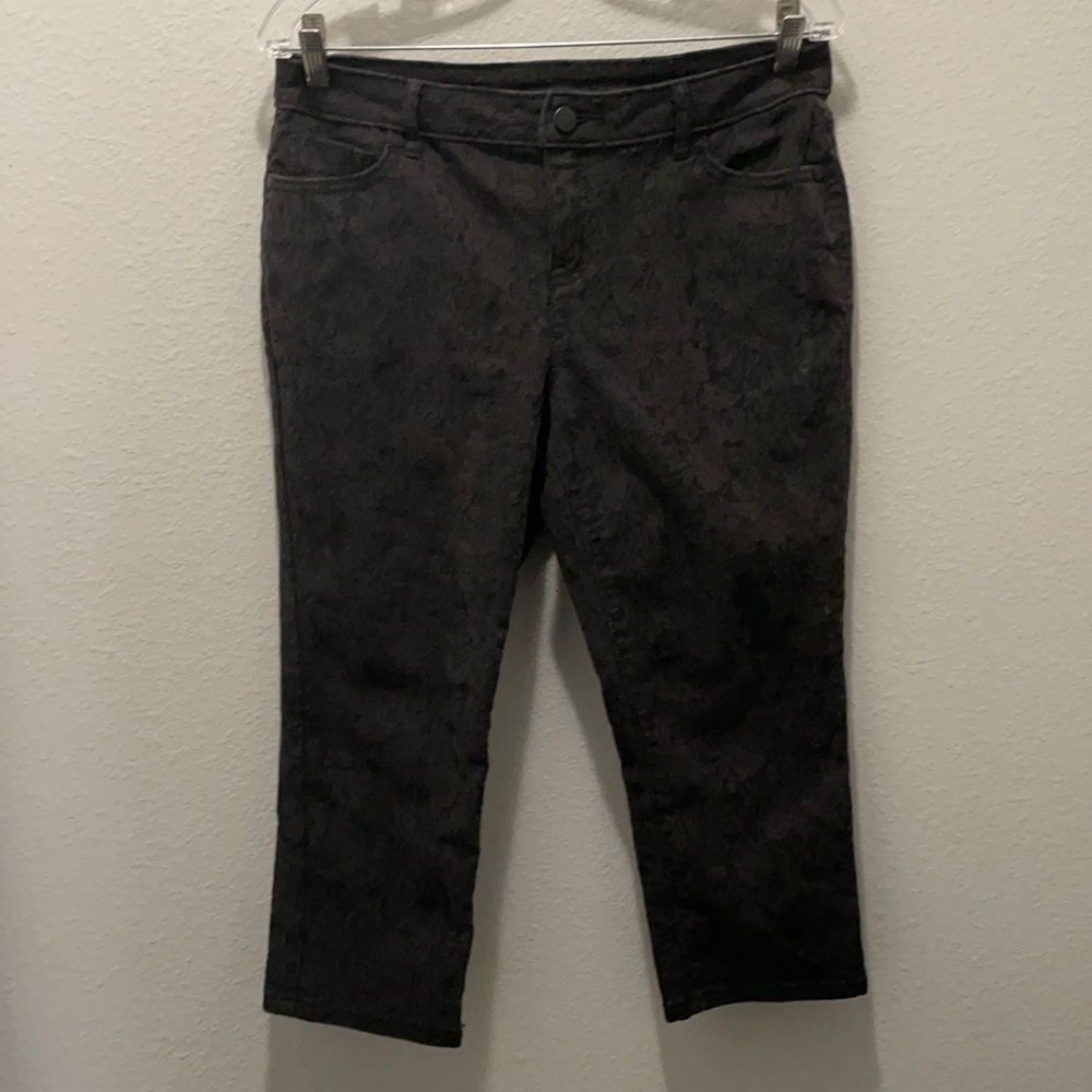 Simply Vera Wang Black Capris with Floral Pattern